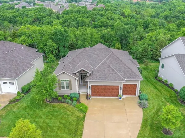 25859 W 96th Ter, Lenexa, KS 66227