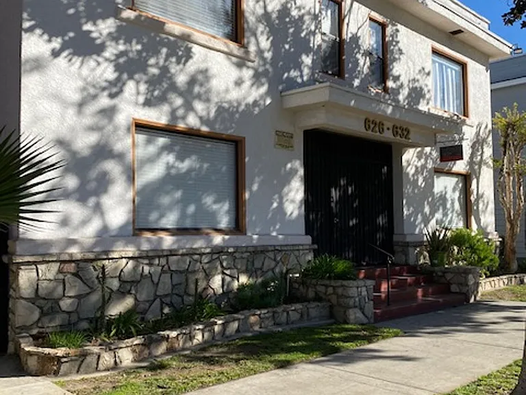 626-632 1/2 Linden Ave — Photo 1