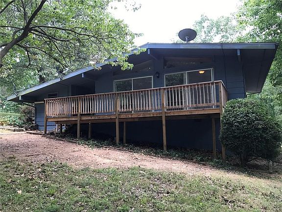 3rd image of 2 Astwood Ln