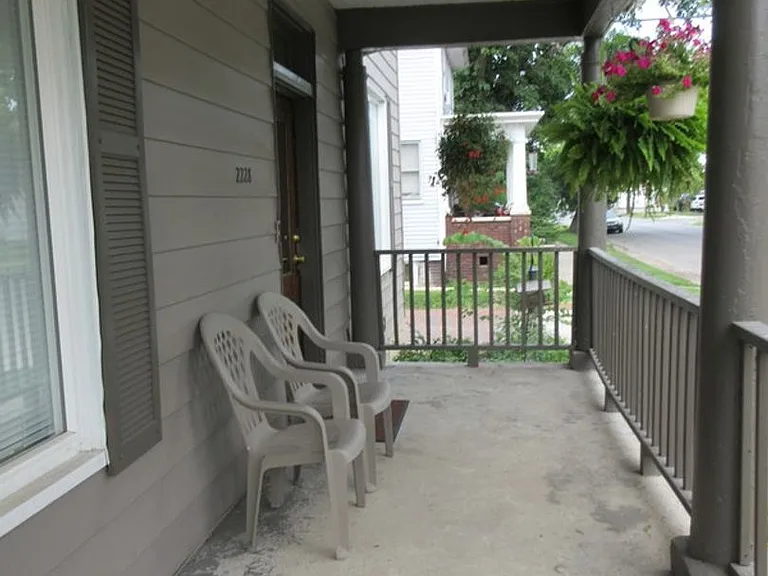 2228 S Harrison St — Photo 4
