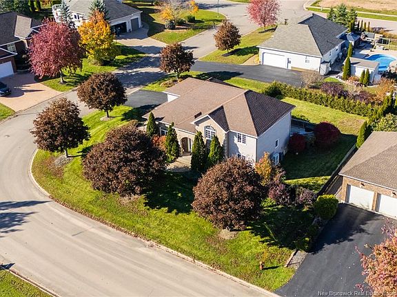 4th image of 95 Congressional Cres