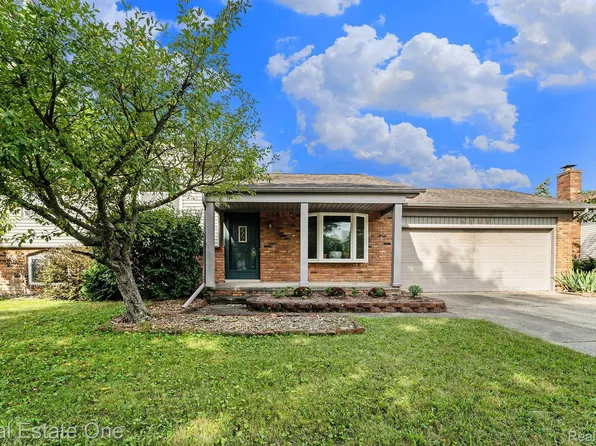 3757 Oxley Dr, Troy, MI 48083