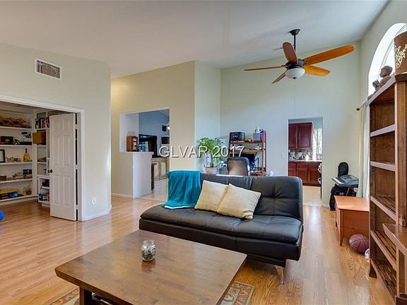 5th image of 6074 Shadow Oak Dr