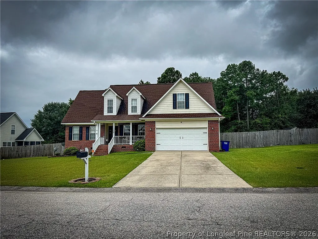 4 bed, 2.5 bath, 2084 sqft, $2,000 — Photo 1