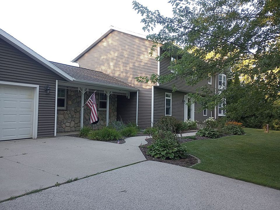 1st image of W6860 Hillcrest Dr