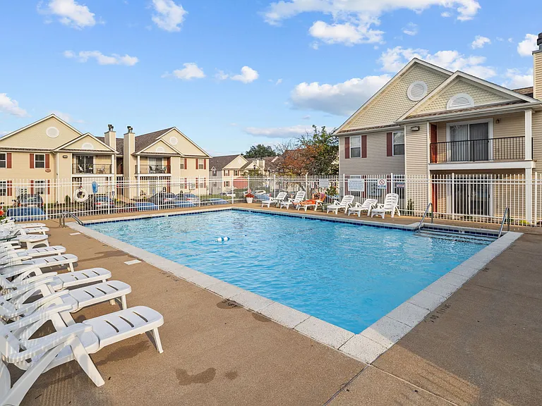 913 Carriage Circle Ln #1 — Photo 20