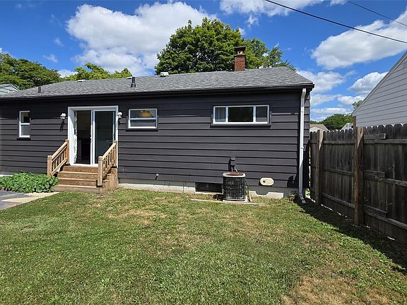 2nd image of 3718 Woodrow Ave