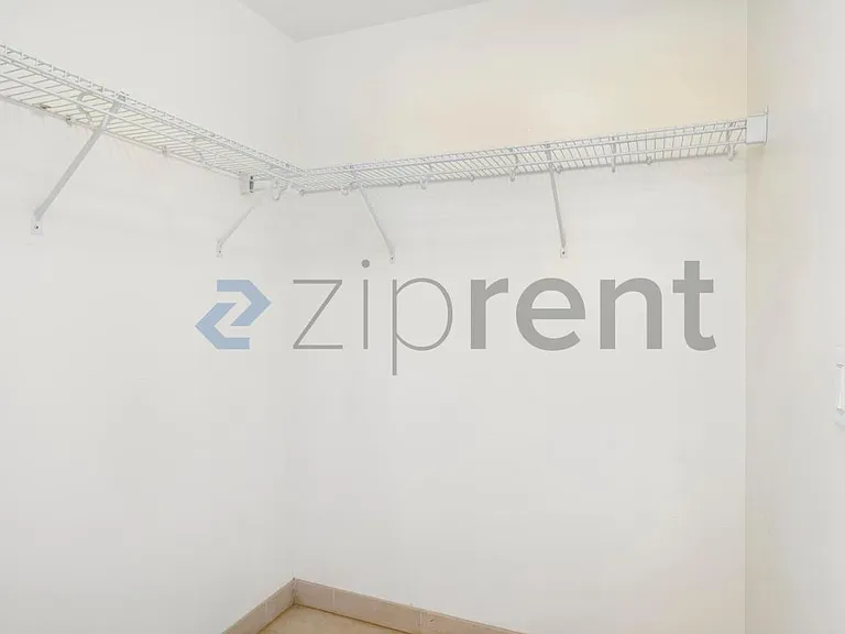 585 9th St #313 — Photo 16