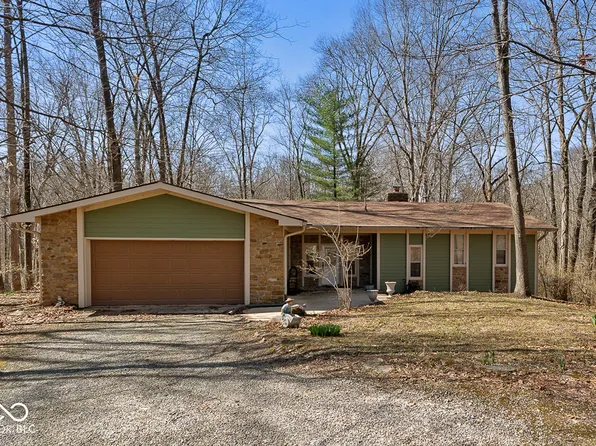 9852 N Woodland Dr, Mooresville, IN 46158