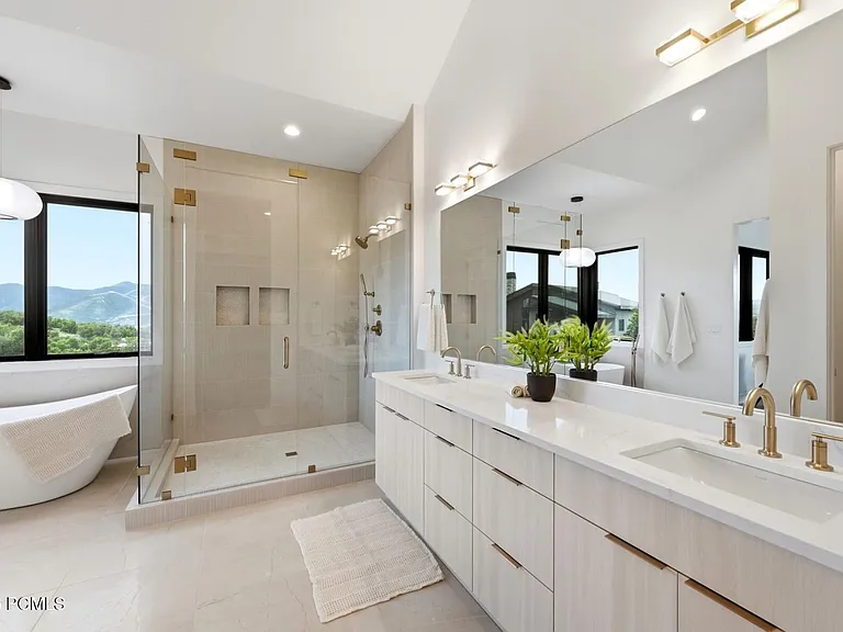 1285 E Lasso Trl — Photo 31