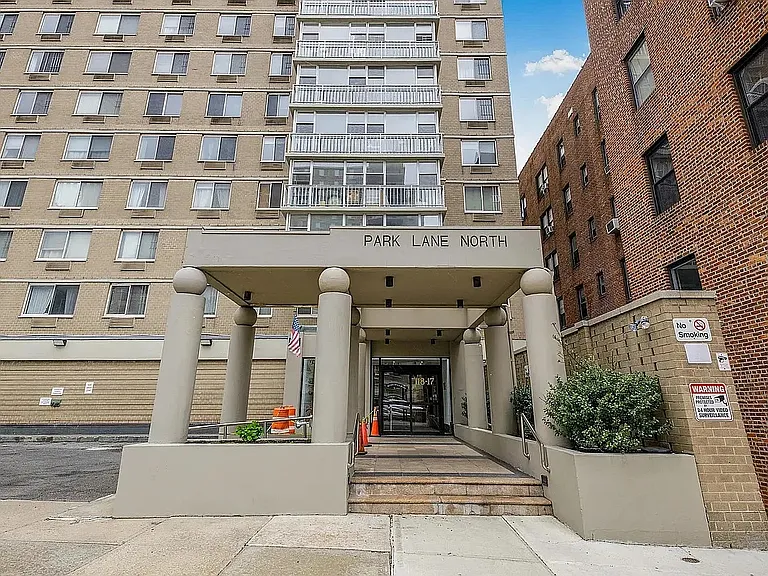 11817 Union Tpke #18J — Photo 13