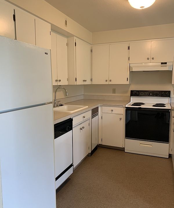 1st image of 202 La Villa Dr