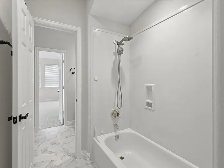 3315 Riviera Dr — Photo 35