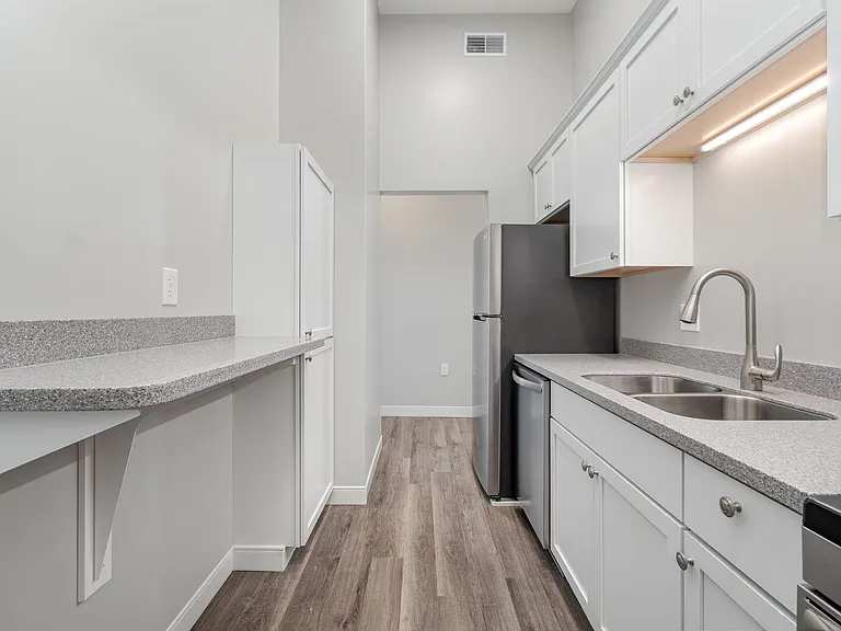 17 E High St — Photo 13