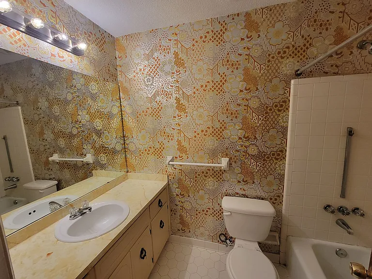 4460 Whisperwood Dr — Photo 16