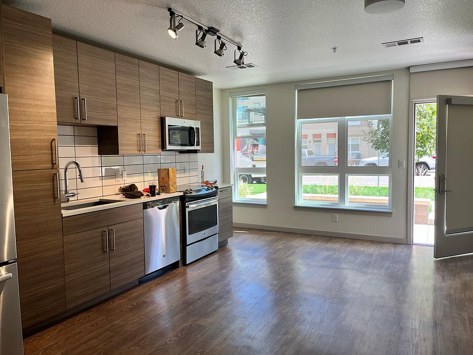 2nd image of 1911 S Josephine St #119