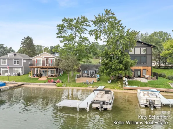 11678 Maywood Dr NE, Sparta, MI 49345