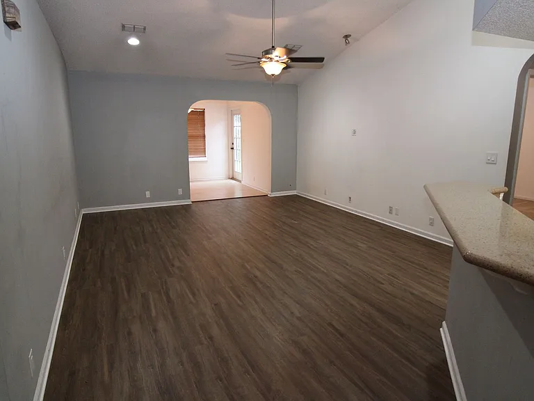 107 Shearman Way — Photo 2