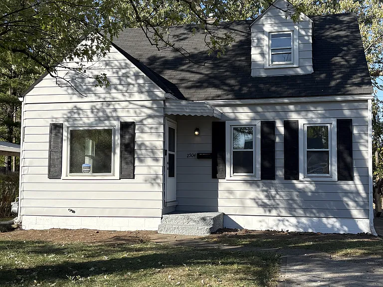 2504 Vendome Dr — Photo 2