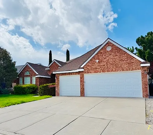 8420 Ashton Pl NE — Photo 3