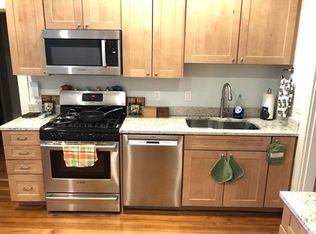 17 Warwick Rd APT 2, Brookline, MA 02445