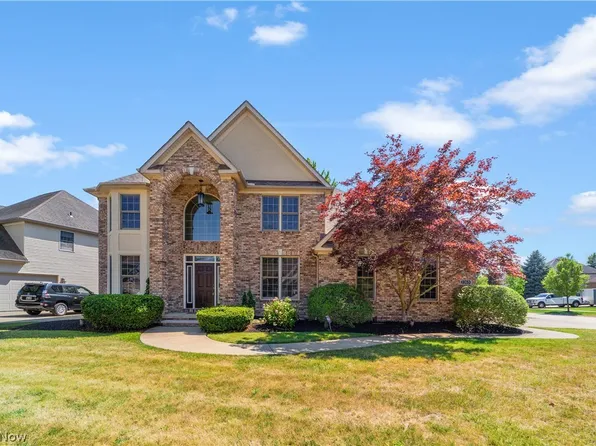 33621 Saint Sharbel Ct, Avon, OH 44011
