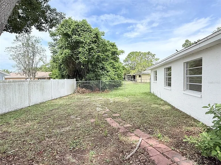 8512 Longboat Ln — Photo 37