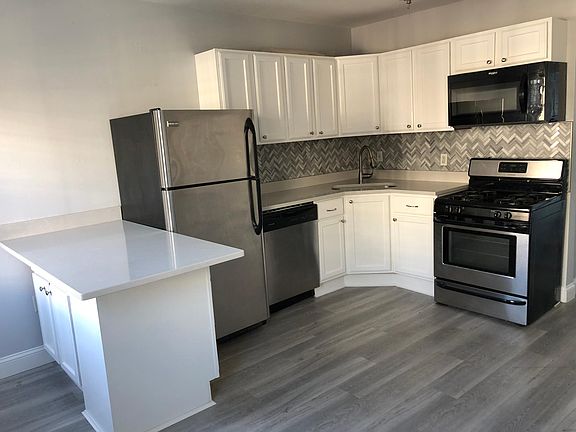 Eat in kitchen
