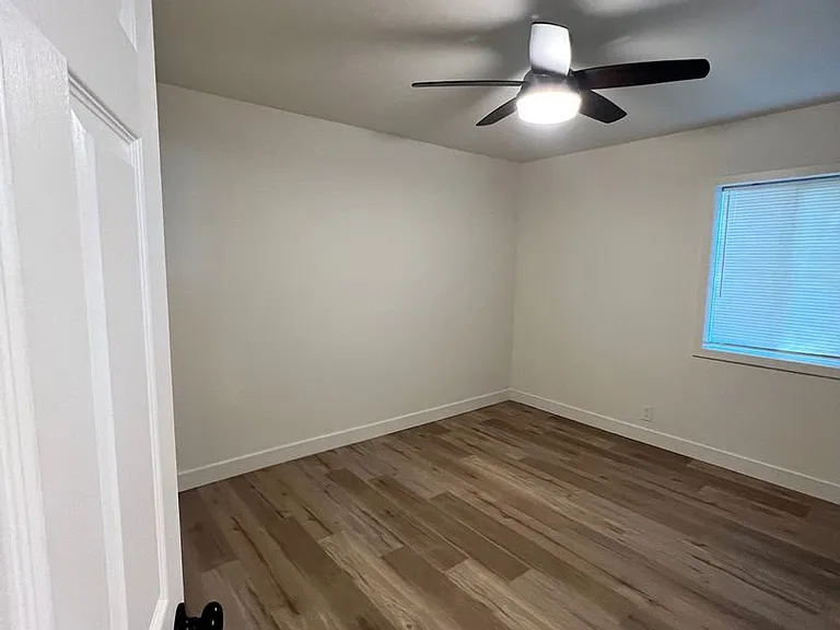 1501 Stewart Ave — Photo 10