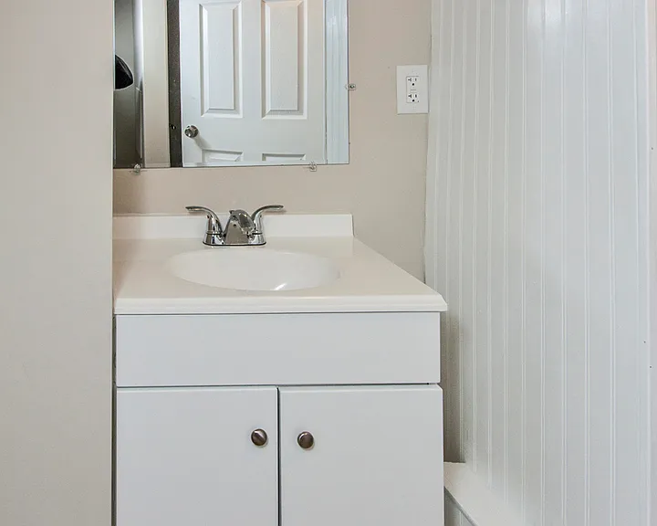 902 Titus Ave — Photo 16