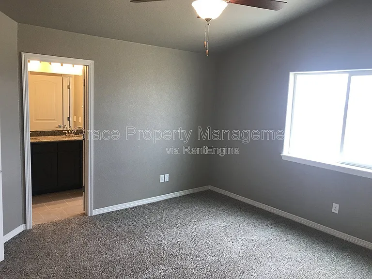 2063 Tabor St — Photo 7