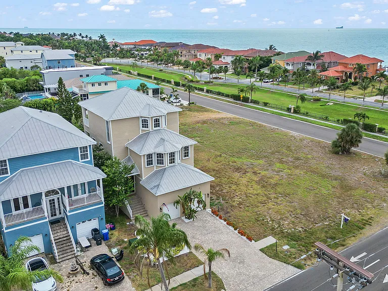 1340 Apollo Beach Blvd S — Photo 45