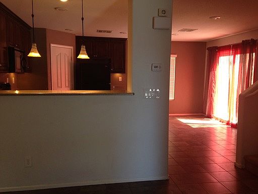 4th image of 640 Port Talbot Ave