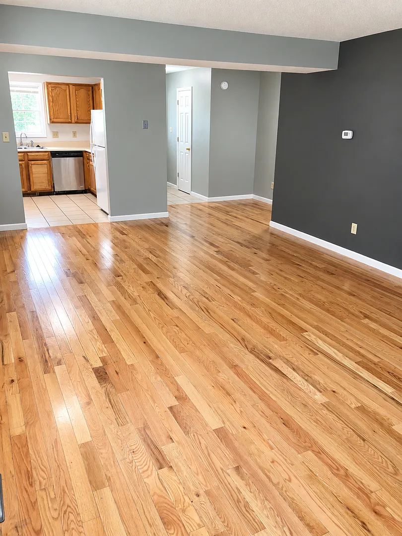 1203 N Lincoln St — Photo 3