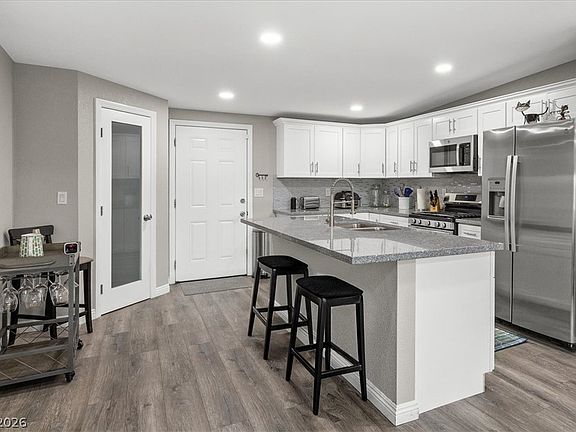 4th image of 2964 Berman St