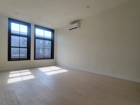 1208 N 29th St #3, Philadelphia, PA 19121