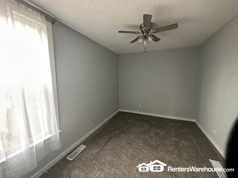 105 E 3rd Ave — Photo 15