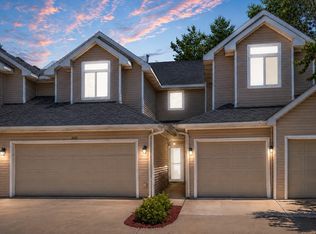 6800 Ashworth Rd UNIT 305, West Des Moines, IA 50266
