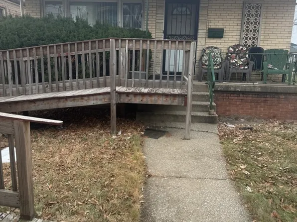 8828 S Yates Blvd, Chicago, IL 60617