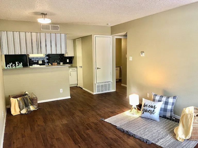 Establishment Classic Kitchen & Living Room
