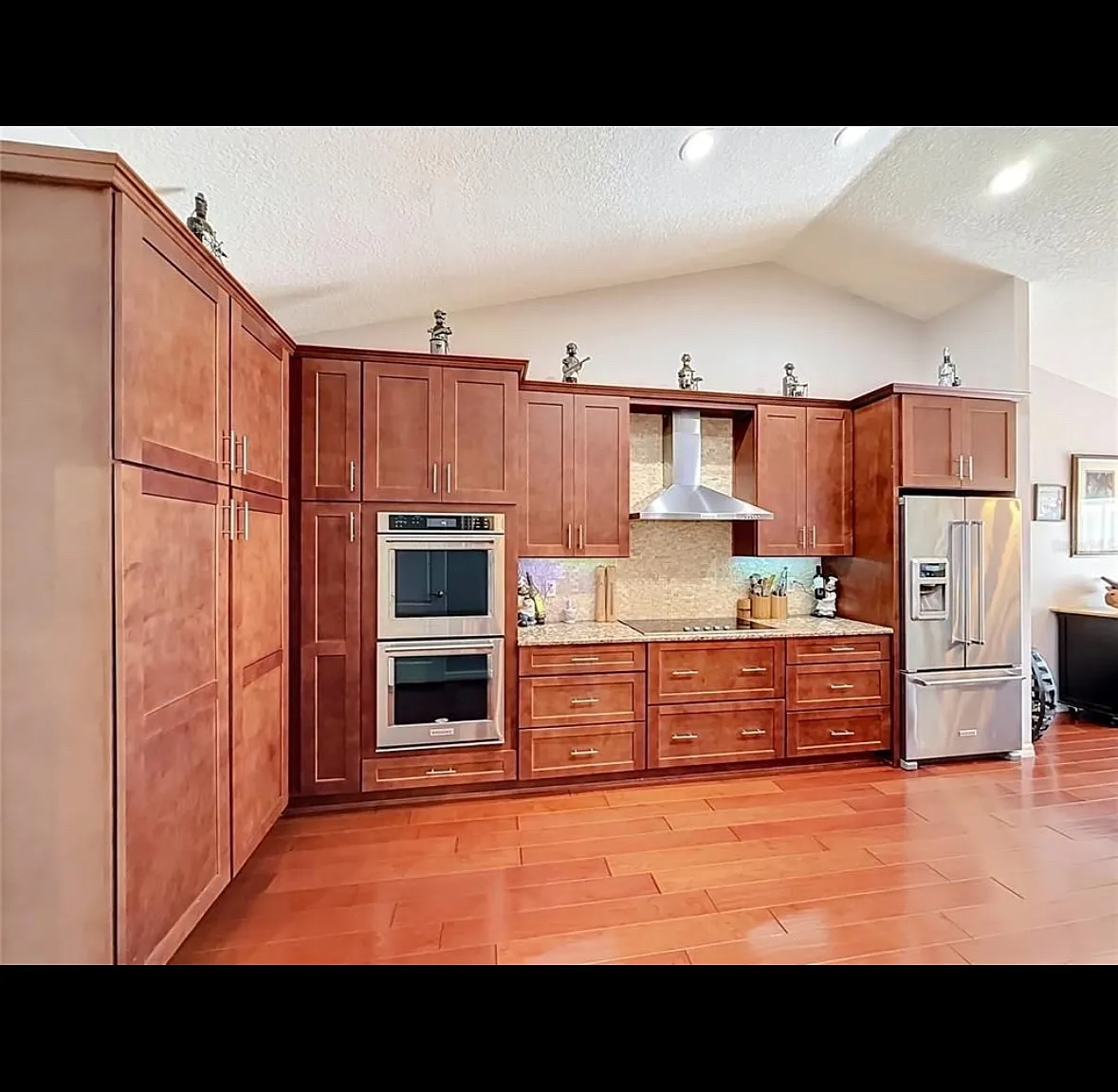 3 bed, 2180 sqft, $3,550 — Photo 4