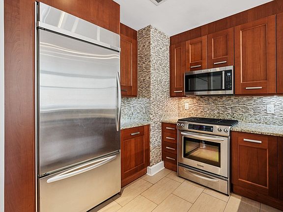 4th image of 8100 River Rd #210A