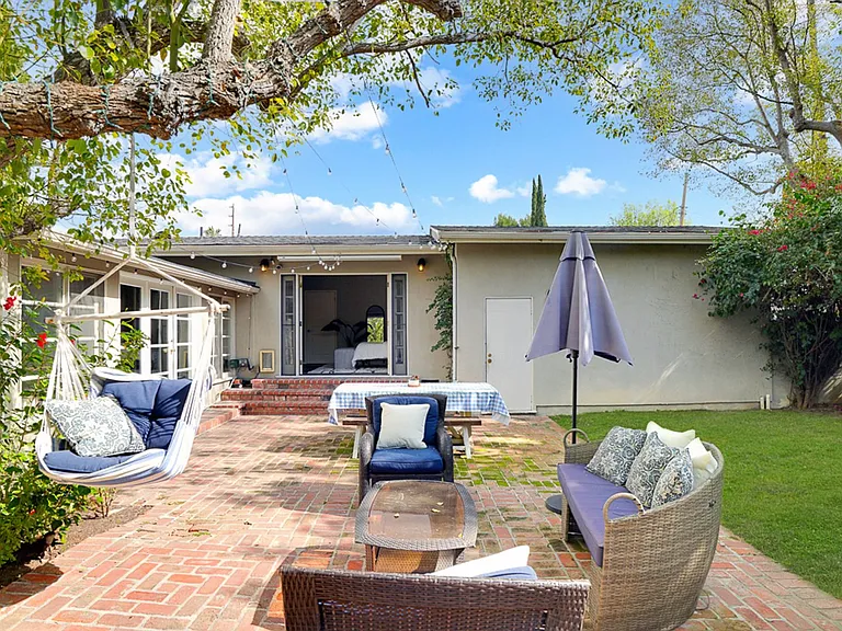 13360 Magnolia Blvd — Photo 54