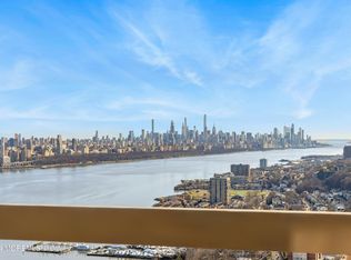 200 Old Palisade Rd APT 28D, Fort Lee, NJ 07024