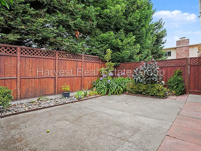 2156 Clinton Ave #D — Photo 12