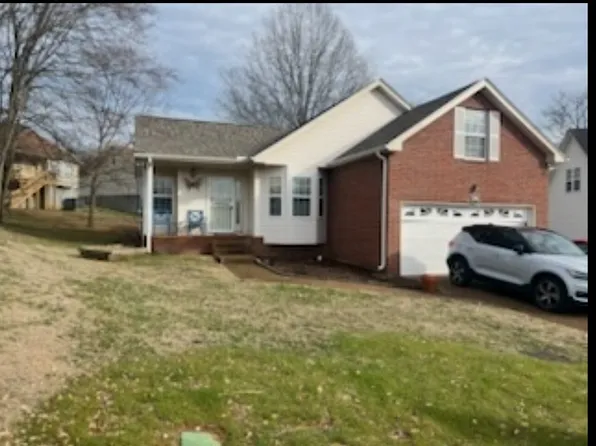 3048 Chateau Valley Dr N, Nashville, TN 37207
