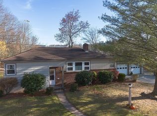 40 Hunthurst Cir, Worcester, MA 01602