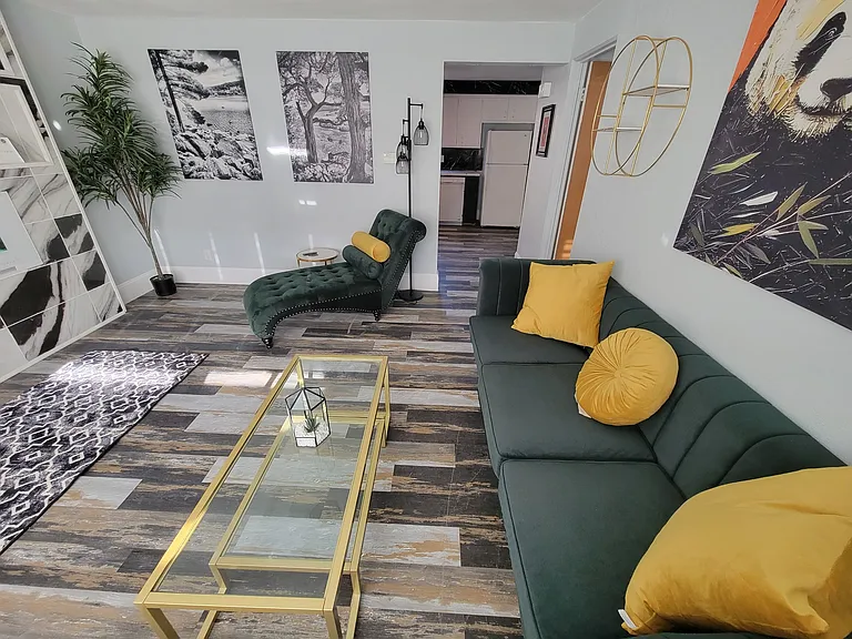 405 S Railroad St #3 — Photo 12