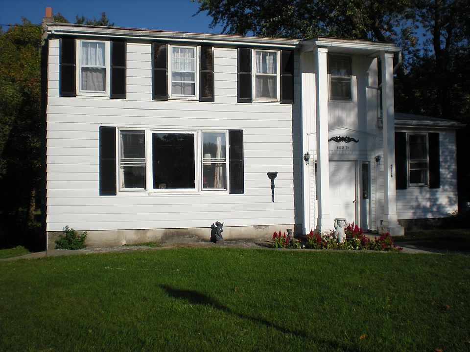 4 Bedroom Colonial