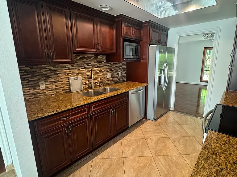 4153 W Sarah St — Photo 13